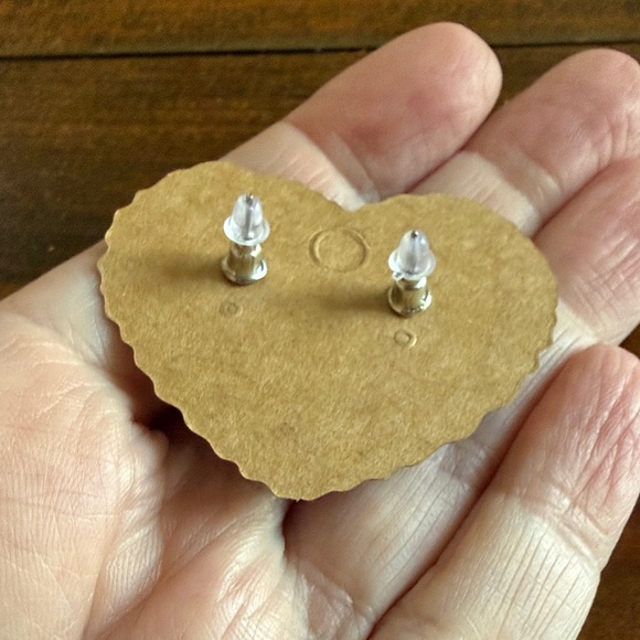 Cute Carrot Stud Earrings - Picture 3 of 4